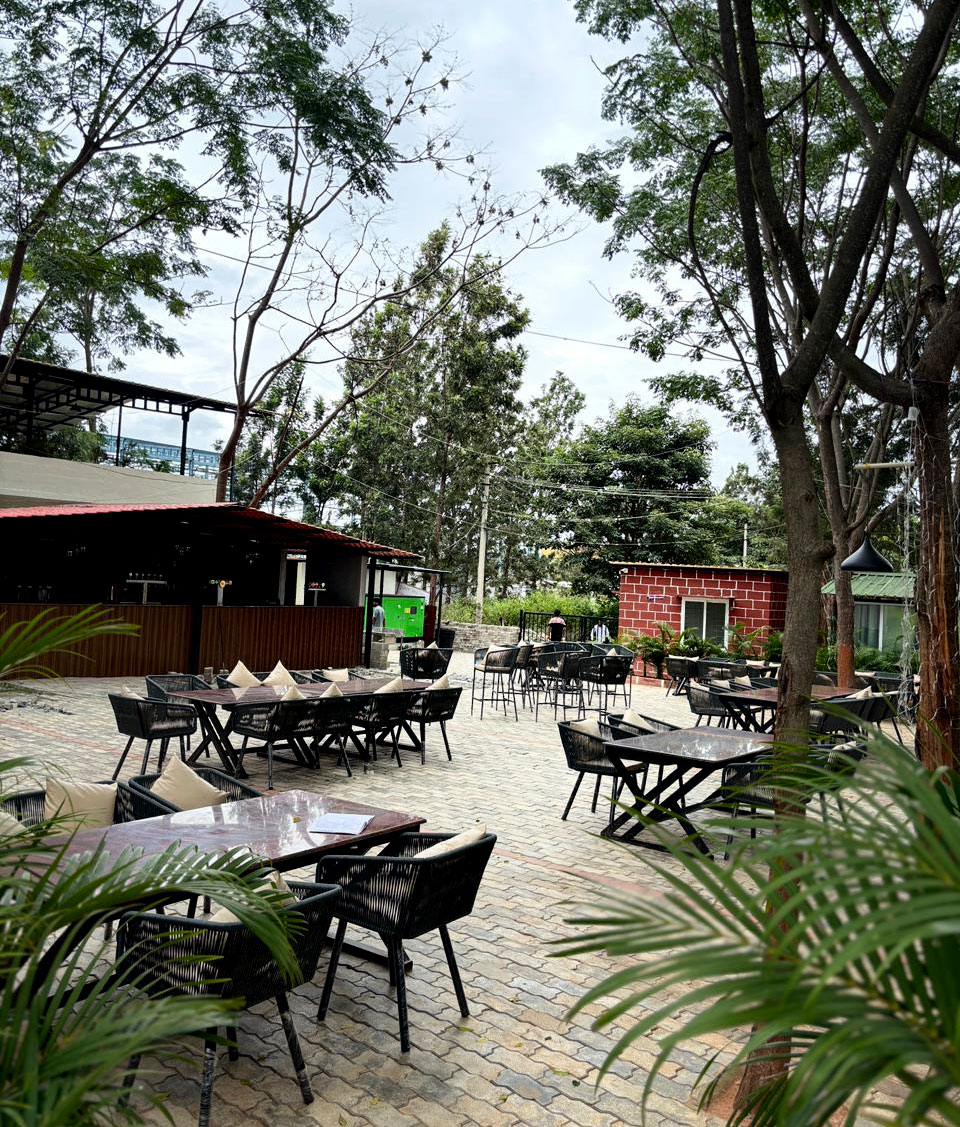 Mango Leaf Restaurant & Pub